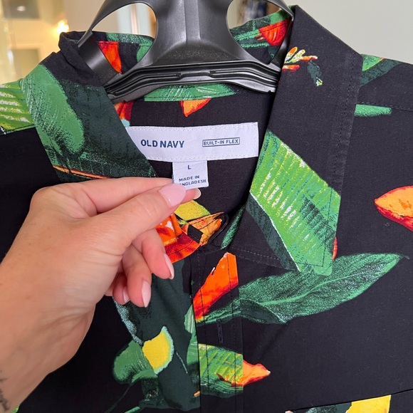 Men’s Tropical Short Sleeve Button Up Shirt SIZE LARGE - Picture 3 of 4